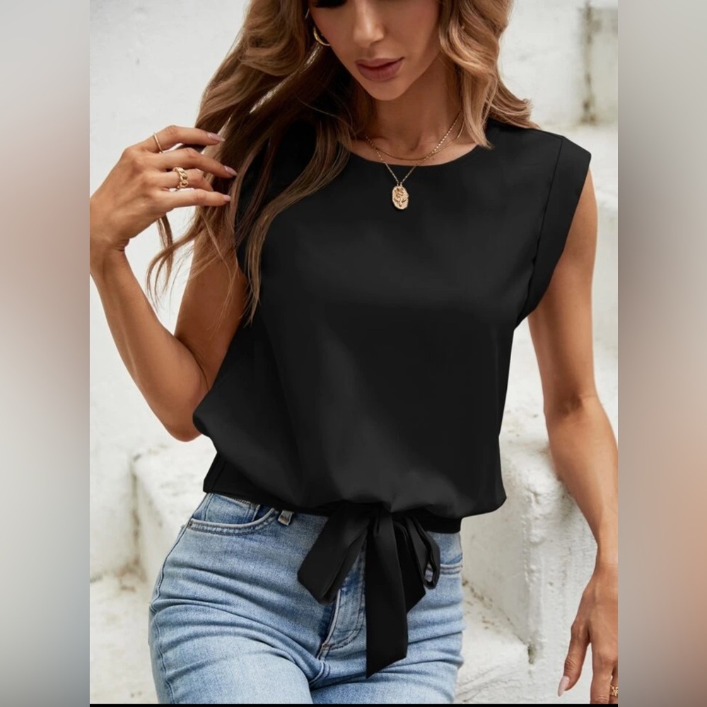 SHEIN Black Sleeveless Blouse with Tie Waist